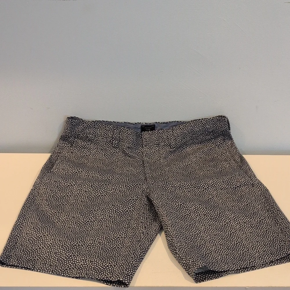 J. Crew Men's 33 x 10.5 Flat Front Novelty Print Club Shorts Style #E6137